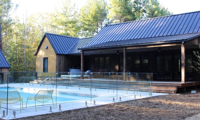 Coloma Cabin | 4-bedroom cabin in nice Coloma with fitness room, AC, WiFi