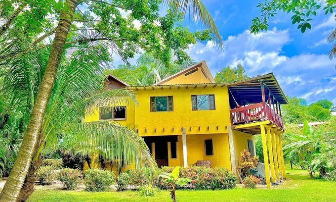 Los Pargos House | 4 Bedroom Private Home, 2 Blocks to Ocean, Sleeps 13, 2 Balconies