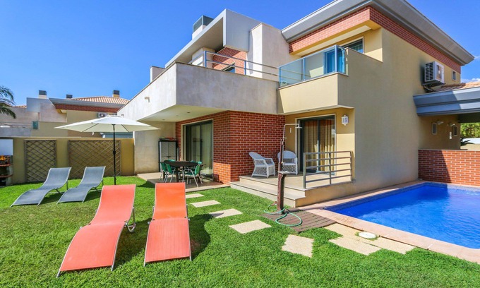 Mosqueira Villa | ★4 Bedroom, Holiday villa with swimming pool, golf nearby in Albufeira