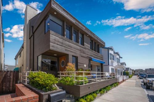 Balboa Peninsula House | 4 bedroom Home in Quiet Neighborhood near Beach