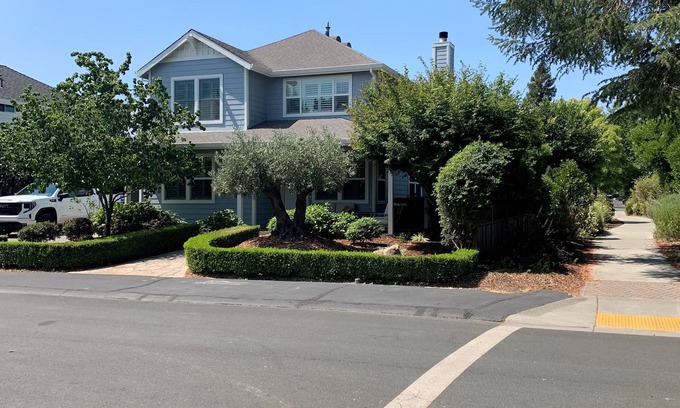 Yountville House | 4-bedroom house in peaceful Yountville with AC, WiFi.
