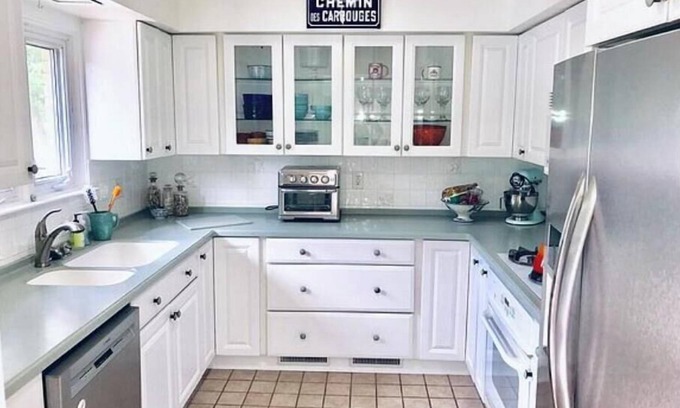 Grand Beach House | 4-bedroom house in superb Grand Beach with WiFi, AC