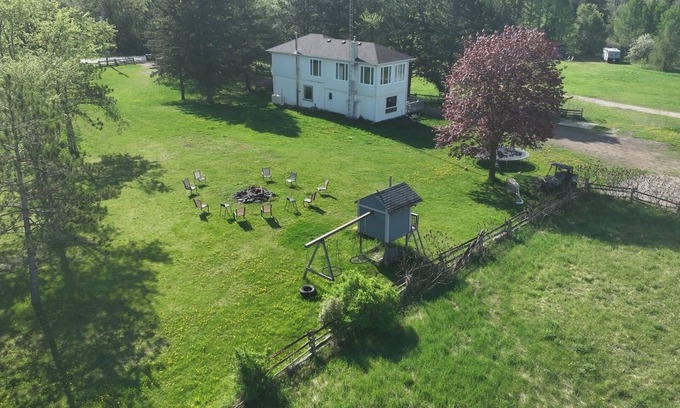 Glencairn Other | 4 bedroom house on the madriver/tubing/🏊‍♀️/30 + acres/lots to do
