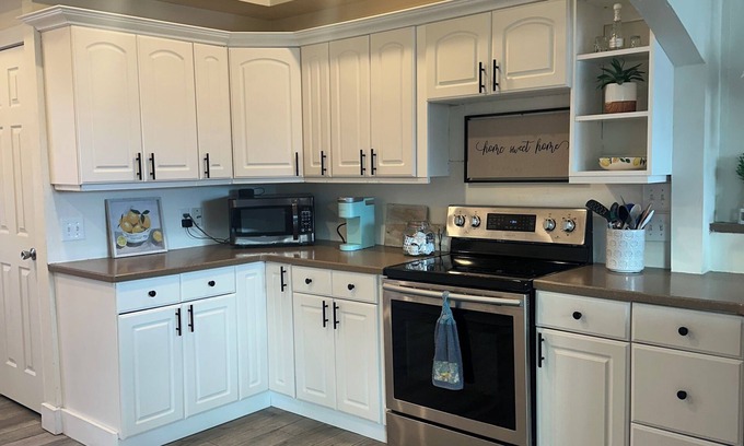 Manawa House | 4 bedroom Lake Front home, 52 miles from Lambeau Field