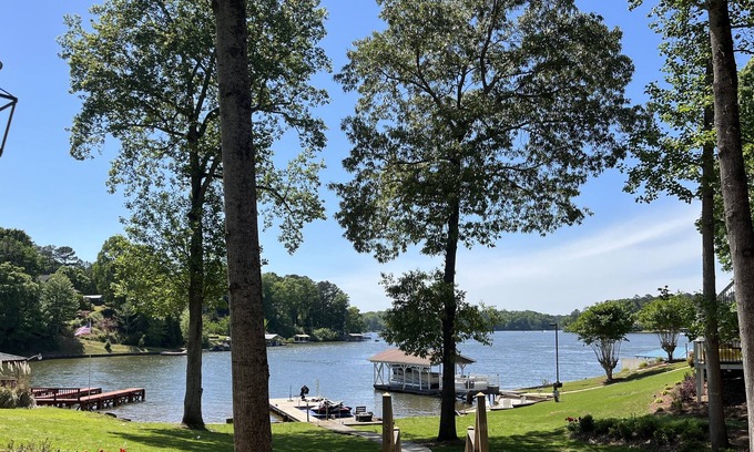 Monticello House | 4 Bedroom Lake Home with Amazing View and Hot Tub Access