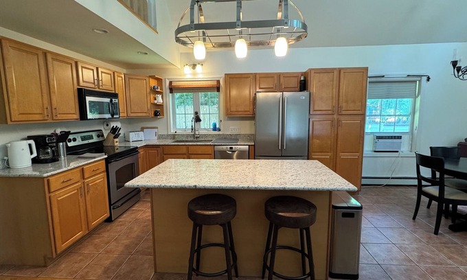 South Casco House | 4 Bedroom Lakes Region House