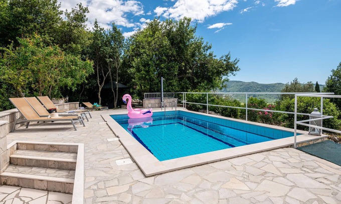Lovorno House | 4 bedroom lovely home in Lovorno