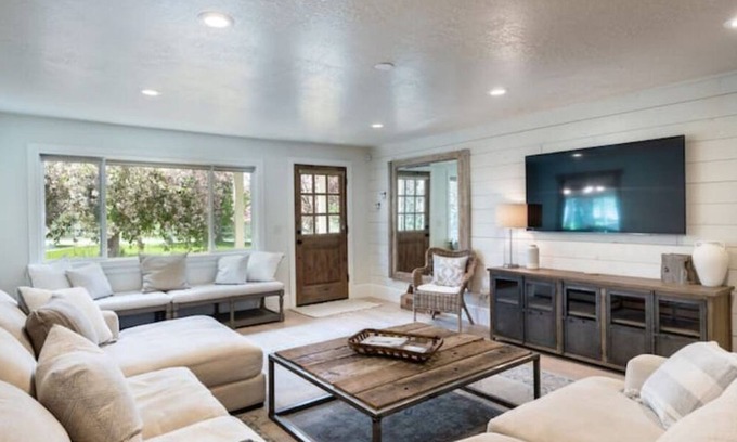 Francis House | 4 Bedroom Luxury home in Kamas