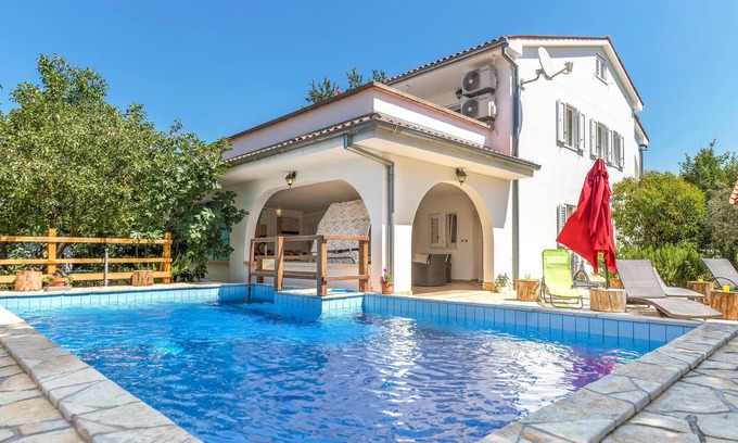 Paradiz House | 4 bedroom nice home in Labin