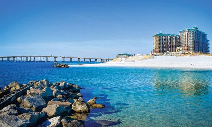 Destin Resort | 4 Bedroom Plus, Harbor View, on Destin Beach, Wyndham Emerald Grande!