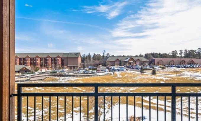 Lake Delton Hotel | 4-bedroom Presidential Suite in the heart of the Wisconsin Dells!