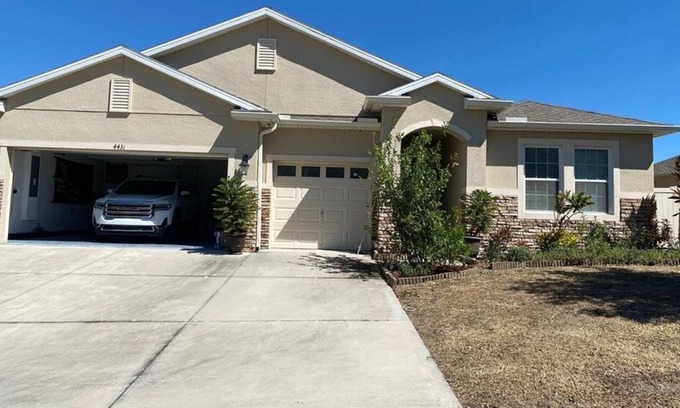 Clermont Apartment | 4 Bedroom Single family 419099 by Houzlet