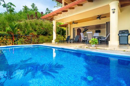 Ojochal House | 4 Bedroom-sleep 9-private Pool-gated-ojochal