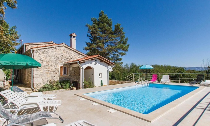 Martinski House | 4 bedroom stunning home in Martinjski