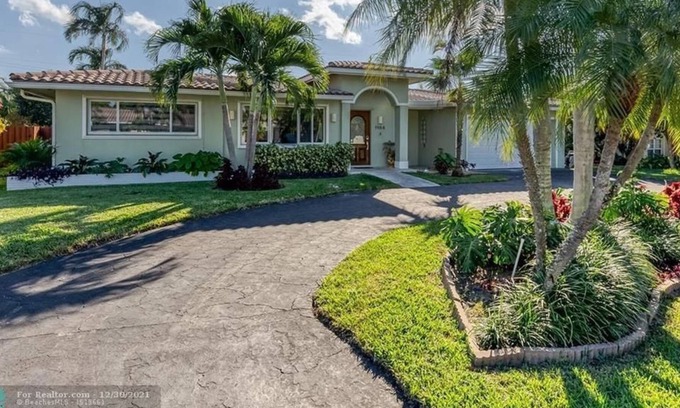 Bel Air Apartment | 4 Bedroom Single family 232412 by Houzlet