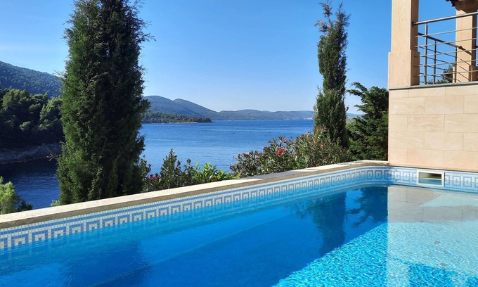 Blato Villa | 4-bedroom villa in awesome Rasoha/Korčula with parking, pool,WiFi, fitness room