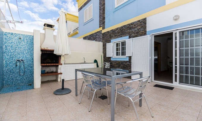 Manta Rota Ski Chalet | 4 bedroom villa with patio by AlgarveManta (10V4)