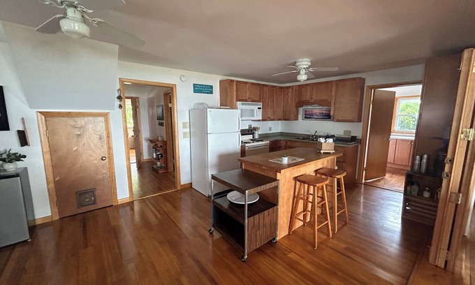 St. Albans Cottage | 4-Bedroom Waterfront Cottage on Lake Champlain
