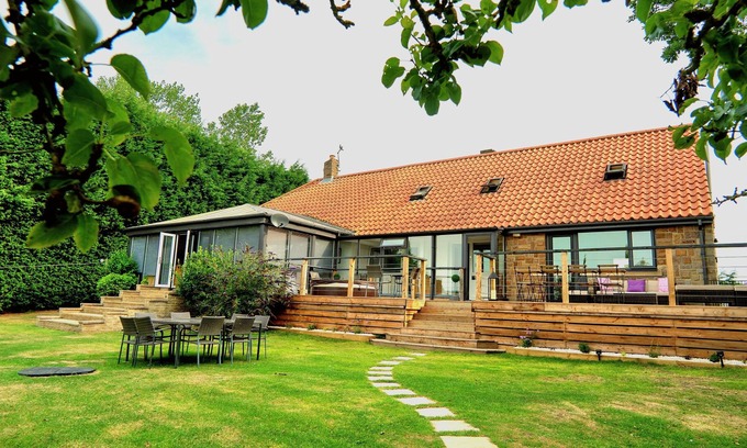 Broompark Bed & Breakfast | 4 bedroomed Self Catering/ Guest House with amazing views, hot tub and sauna.