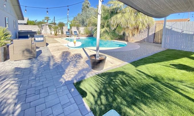 Pointe Scottsdale House | 4 Bedrooms Farm house in center of Old town with pool and spa