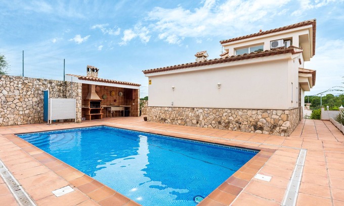 El Perello Villa | 4 Bedrooms holiday villa rental in L'Ampolla (Les Oliveres)