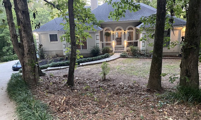 Jonesboro House | 4 Bedrooms Secluded Oasis on 3 Acres 20minutes from Hartsfield Atlanta Airport