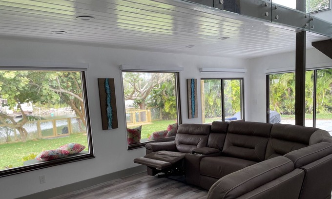 West Park Villa | 4 Bedrooms Waterfront Villa enjoy Kayaks and paddle-board.