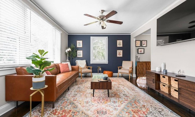 Belvedere Park House | 4 Beds 2 King Pet Friendly Serene Retreat