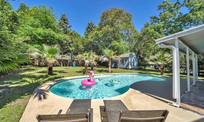 Fort Walton Beach House | 4 BR 2 BA + Private Pool + Pickleball Fun