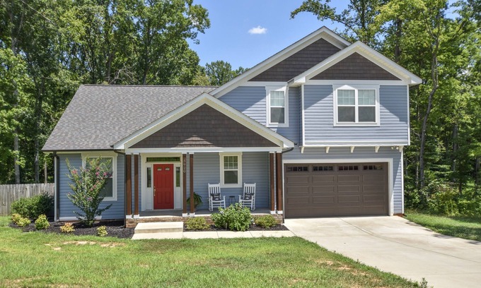 Terrell House | 4 BR, 3 BATH MCGEE POINT HOME on LKN! CLOSE TO EVERYTHING BUT AWAY FROM IT ALL!