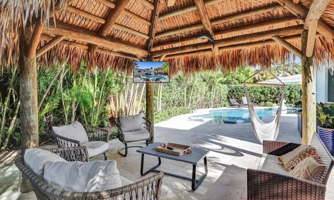 Deerfield Beach Villa | 4 BR Beach Home Heated Pool Jacuzzi + Tiki TV Hut