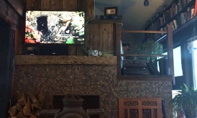 Roxbury House | 4 Br Eclectic Ski House W/Hot Tub Only Minutes to Sugarbush and More!
