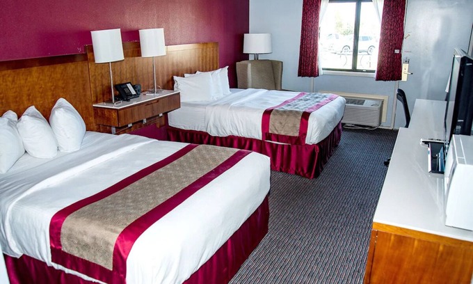 Cedar City Hotel | 4 Comfortable Units Perfect for Scenic Park Exploration! Free Breakfast, Pool!