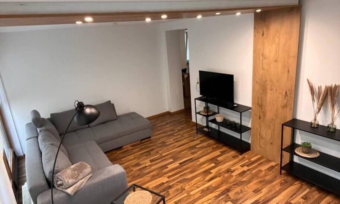 Leipheim Apartment | 4-h3rOeS