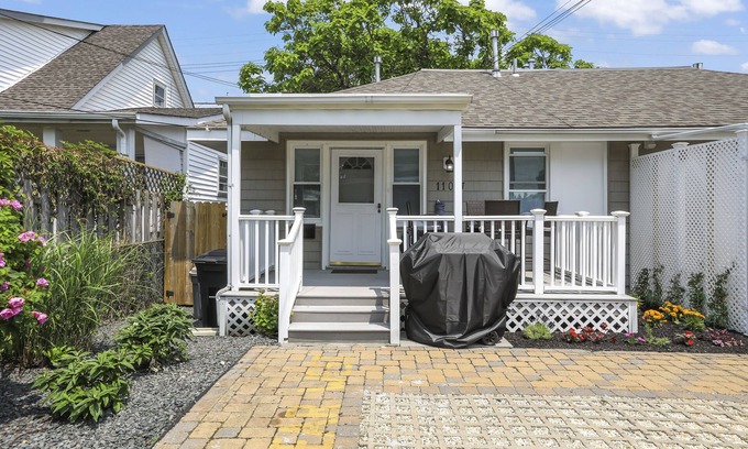 Wall Cottage | 4 houses from the beach! Belmar Rear West Cottage