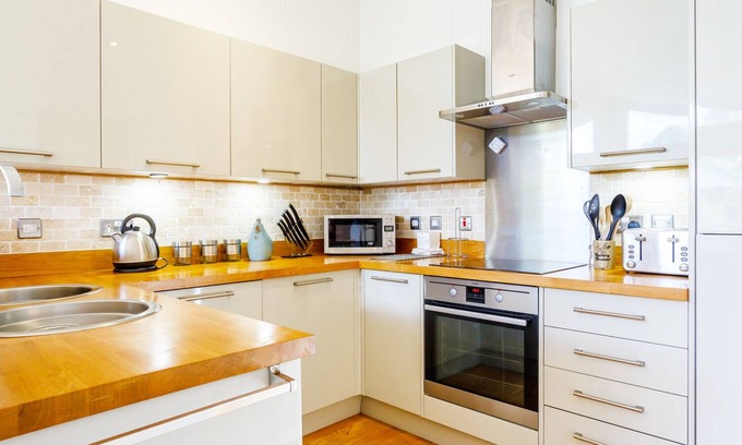 Looe Cottage | 4 Lake View