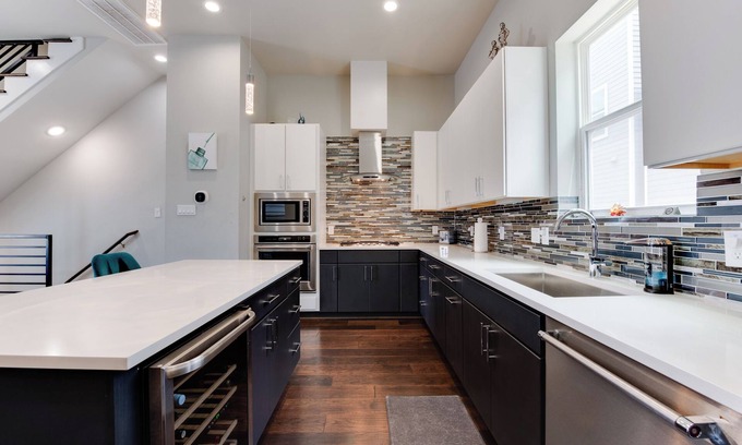 Astrodome House | 4 Level town home in walking distance to NRG Stadium and Medical District!