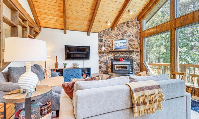 Angel Fire Cottage | 4 Mi to Angel Fire Resort: Retreat w/Hot Tub