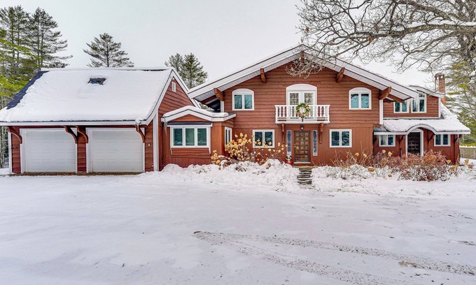 Peru House | 4 Mi to Bromley Mountain Ski Resort: Home w/Views