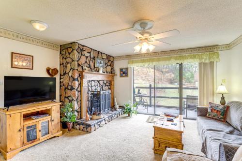 Sevierville Apartment | 4 Mi to Douglas Lake Mtn Retreat with Pool Access!