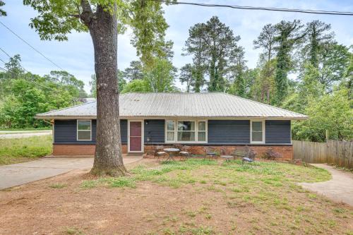 Church Street Apartment | 4 Mi to Dtwn Family-Friendly Apt in Atlanta!