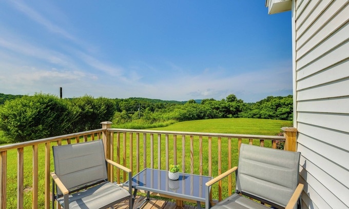 Granville House | 4 Mi to Dtwn Granville: Family Home w/Deck!