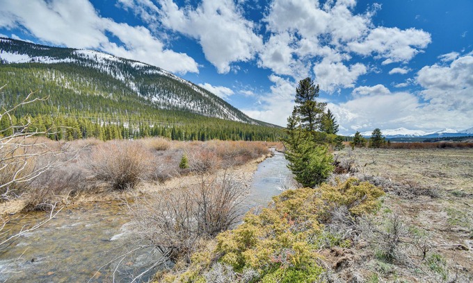 Leadville House | 4 Mi to Dtwn: Leadville Retreat w/Hot Tub!