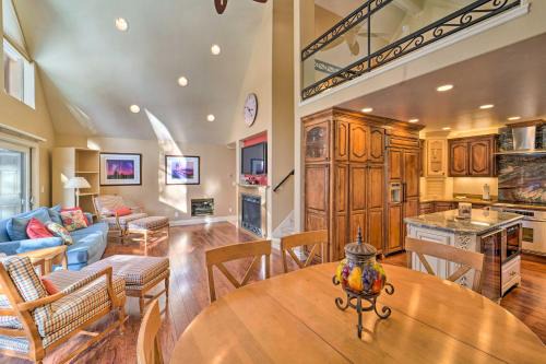 Truckee House | 4 Mi to Dtwn Truckee Tahoe Donner Home with Hot Tub