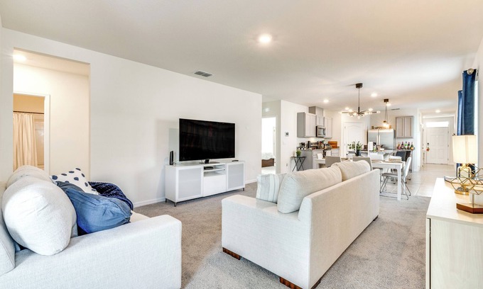 Winter Haven House | 4 Mi to Legoland & Peppa Pig Fun: Newly Built Home