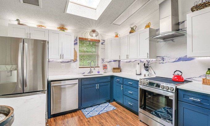 West Hills House | 4 Mi to Marina: Bremerton Home w/Scenic Views!