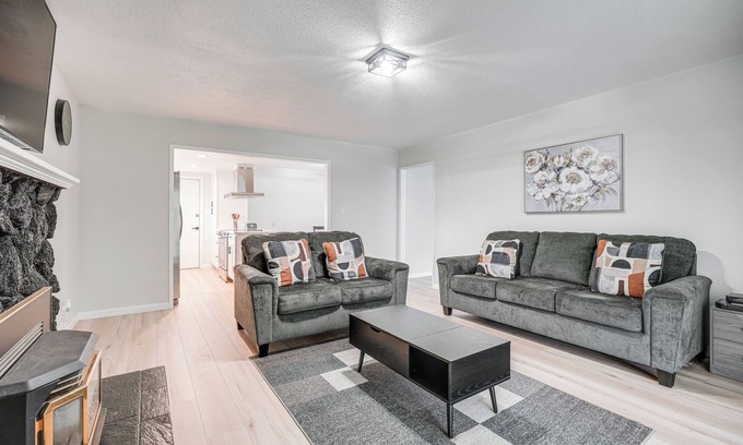 Stockton House | 4 Mi to San Joaquin River: Remodeled Home w/Patio