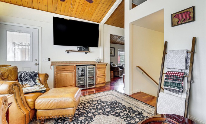 Arrowbear Lake House | 4 Mi to Snow Valley Mountain: Quiet Nature Escape!