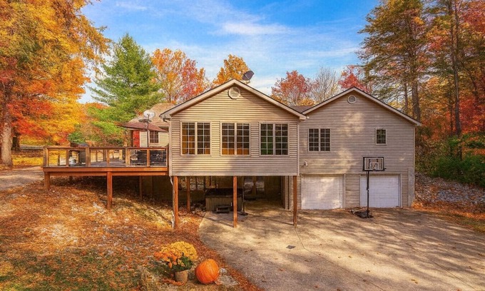 Gnaw Bone House | 4 Paws Getaway in Brown County