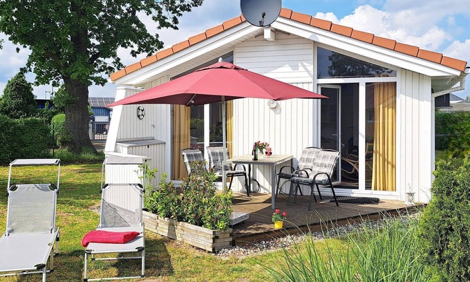 Lensterstrand House | 4 person holiday home in GROEMITZ